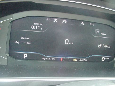 Used 2020 Volkswagen Tiguan SEL w/ 3rd Row Seat Package image 32