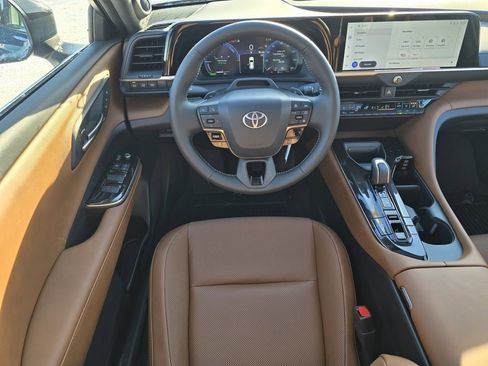 New 2025 Toyota Crown Signia image 39