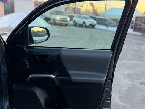 Used 2018 Toyota Tacoma SR5 image 29