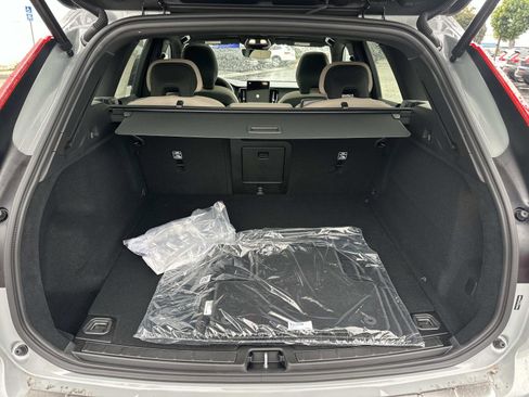 New 2026 Volvo XC60 B5 Core w/ Climate Package image 18