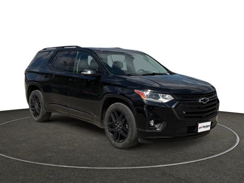 Used 2021 Chevrolet Traverse Premier w/ Redline Edition AWD/4WD image 9