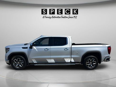 Used 2022 GMC Sierra 1500 SLT w/ SLT Premium Plus Package AWD/4WD image 2