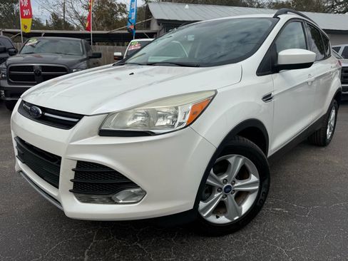Used 2014 Ford Escape SE w/ Equipment Group 201A FWD image 1