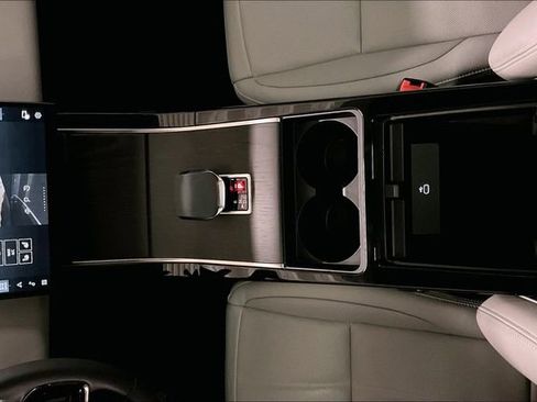 Certified 2024 Land Rover Range Rover Evoque S image 11