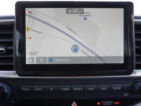 Used 2021 Hyundai Venue w/ Cargo Package image 15