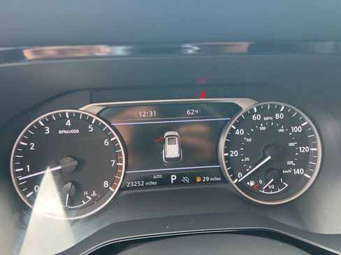 Used 2024 Nissan Pathfinder SL image 18