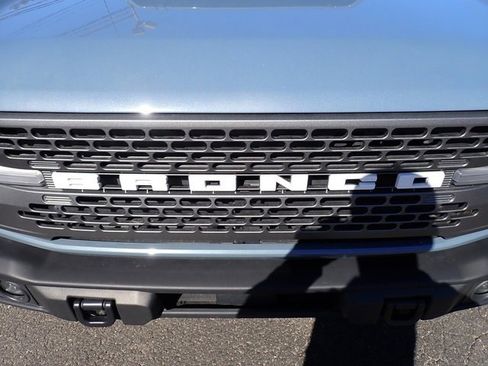 Used 2025 Ford Bronco Badlands image 11