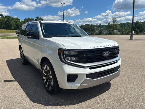 New 2026 Ford Expedition Platinum w/ Driver's Package AWD/4WD image 6
