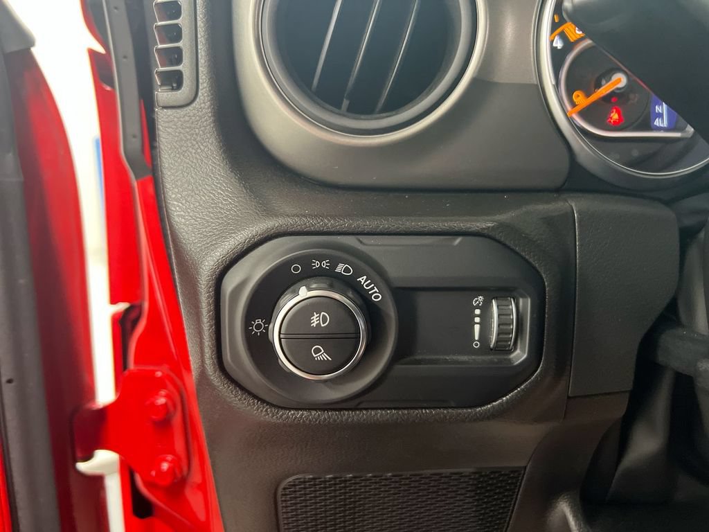 Used 2023 Jeep Gladiator Sport AWD/4WD image 19