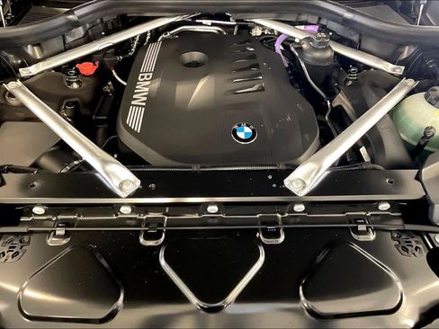 New 2026 BMW X7 xDrive40i w/ M Sport Package image 16