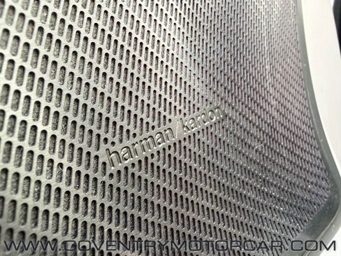 Used 2019 Volvo S60 T8 Inscription image 25