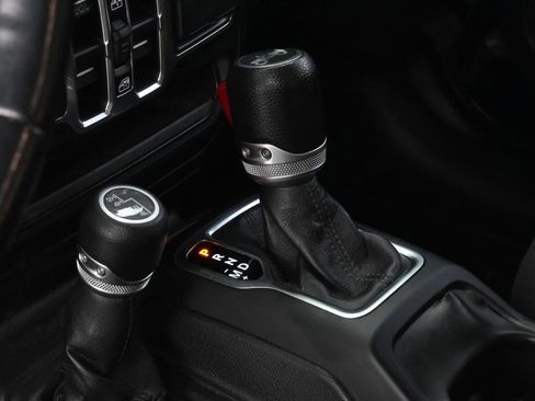 Used 2019 Jeep Wrangler Unlimited Sport S AWD/4WD image 15
