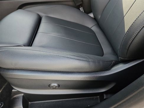 Certified 2025 Mercedes-Benz GLA 250 image 22