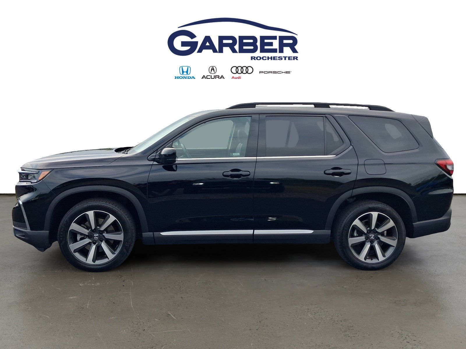 Used 2024 Honda Pilot Touring image 2
