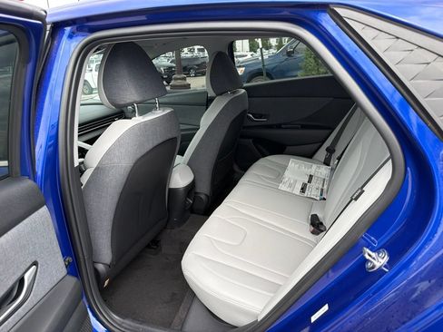 Used 2026 Hyundai Elantra Limited FWD image 9