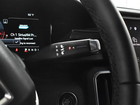 Used 2026 GMC Acadia Elevation w/ Elevation Premium Package FWD image 15