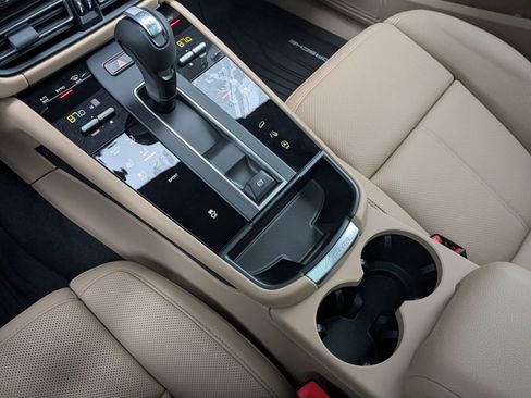 New 2026 Porsche Macan AWD/4WD image 21