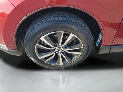 Certified 2023 Toyota Venza LE AWD/4WD image 10