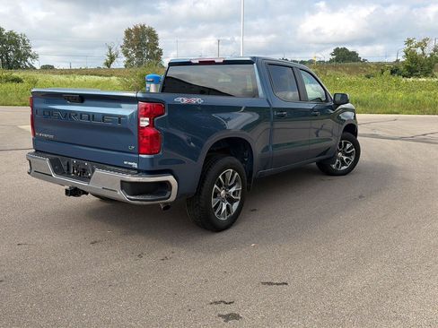 Used 2024 Chevrolet Silverado 1500 LT AWD/4WD image 6