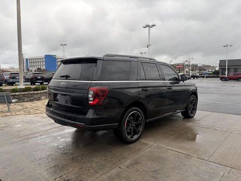 Certified 2022 Ford Expedition Limited image 3