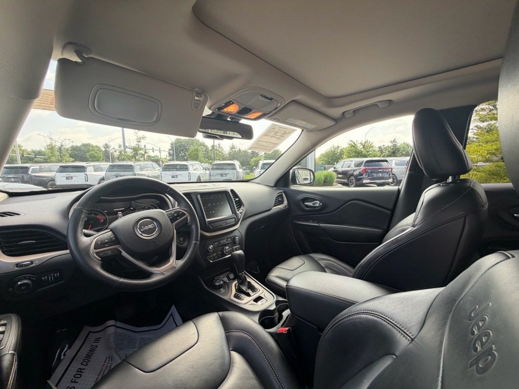 Used 2016 Jeep Cherokee Limited AWD/4WD image 8