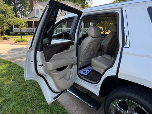 Used 2016 Cadillac Escalade Premium AWD/4WD image 54