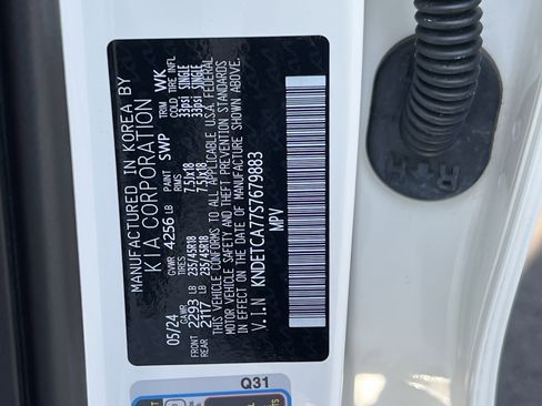 Certified 2025 Kia Seltos SX w/ SX Sunroof Package image 35