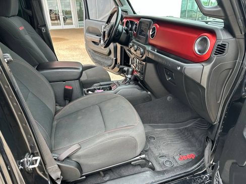 Used 2021 Jeep Wrangler Unlimited Rubicon w/ LED Lighting Group AWD/4WD image 18