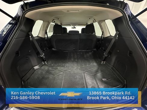 Used 2017 Nissan Pathfinder S image 16