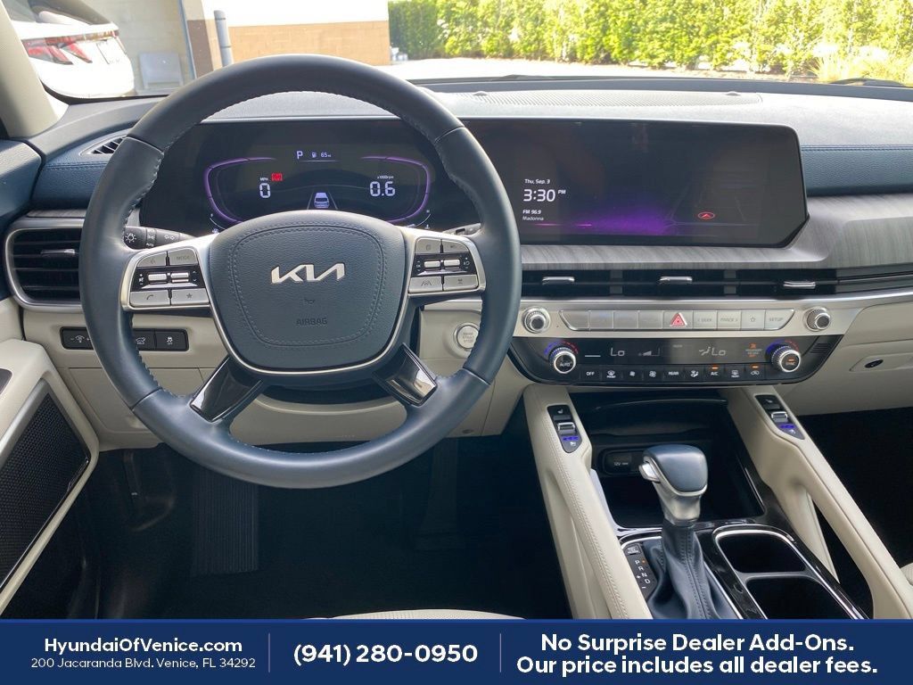 Used 2024 Kia Telluride EX FWD image 3