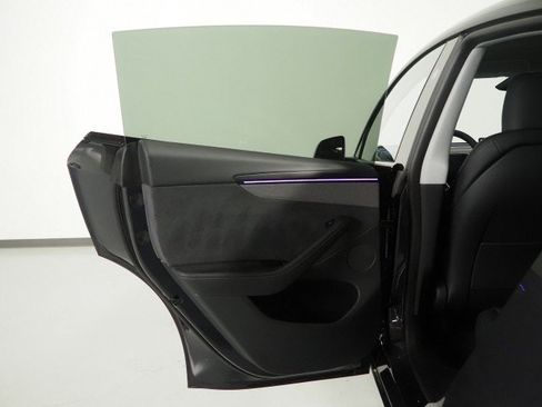 Used 2026 Tesla Model Y Long Range RWD image 59