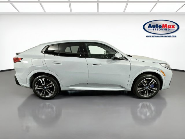 Used 2025 BMW X2 xDrive28i AWD/4WD image 10