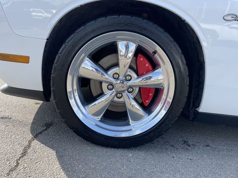 Used 2013 Dodge Challenger R/T image 9