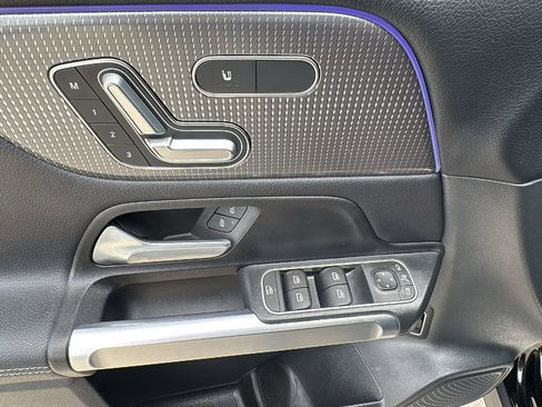 Used 2023 Mercedes-Benz GLB 250 4MATIC image 13