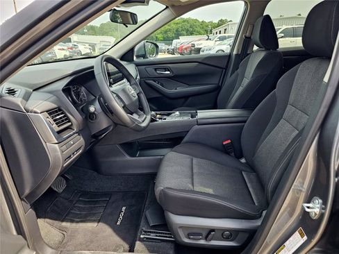 Used 2026 Nissan Rogue SV FWD image 16