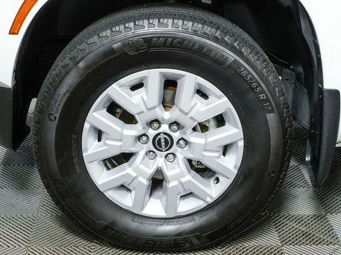 Used 2024 Nissan Frontier SV w/ Technology Package AWD/4WD image 35