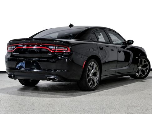 Used 2015 Dodge Charger R/T w/ Plus Group RWD image 6