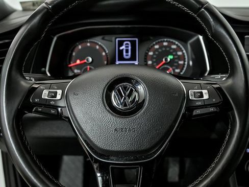 Certified 2019 Volkswagen Jetta S image 18