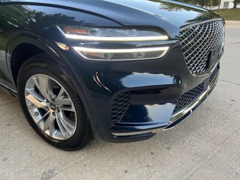 Used 2023 Genesis GV70 2.5T AWD/4WD image 11