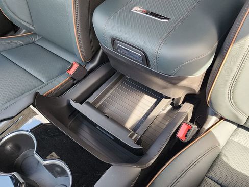 New 2026 GMC Yukon XL AT4 w/ AT4 Premium Plus Package AWD/4WD image 38