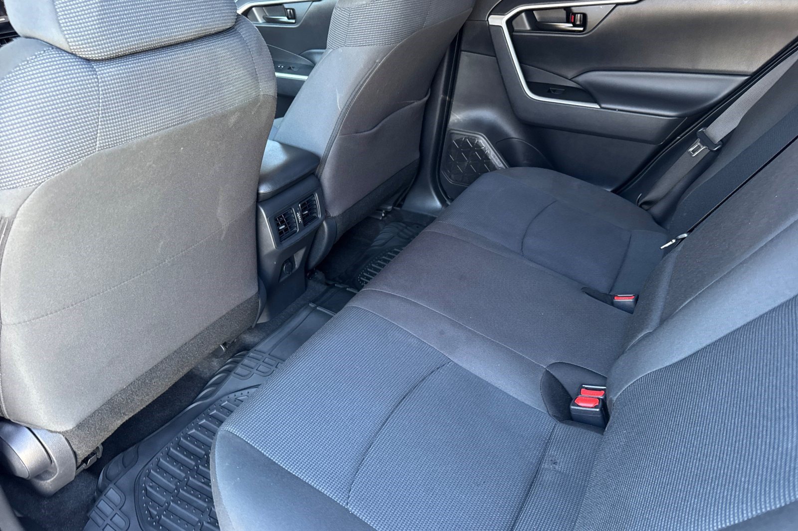 Used 2023 Toyota RAV4 LE FWD image 26