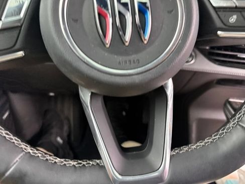 Used 2026 Buick Enclave Sport Touring w/ Power Package FWD image 18