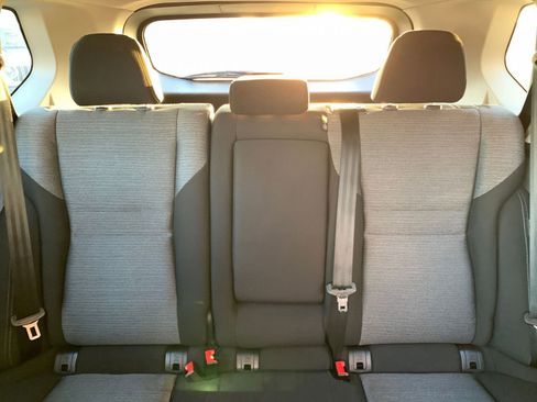 Used 2023 Nissan Rogue SV image 38