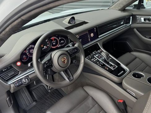 Certified 2023 Porsche Panamera GTS image 4