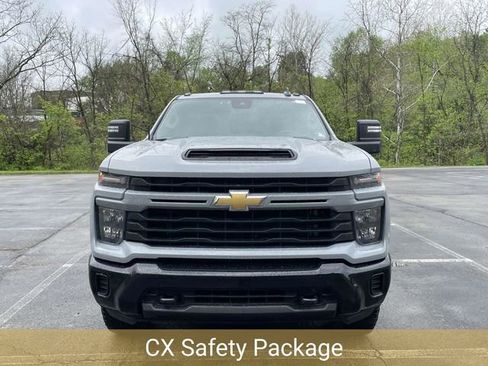 Used 2024 Chevrolet Silverado 2500 Custom w/ Custom Value Package AWD/4WD image 6