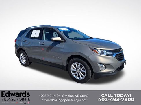 Used 2018 Chevrolet Equinox LT w/ Sun & Infotainment Package AWD/4WD image 1