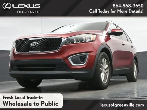 Used 2017 Kia Sorento FWD image 9