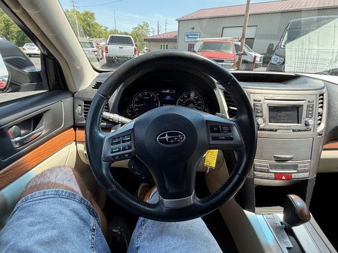Used 2013 Subaru Outback 2.5i Limited w/ Moonroof Pkg AWD/4WD image 15