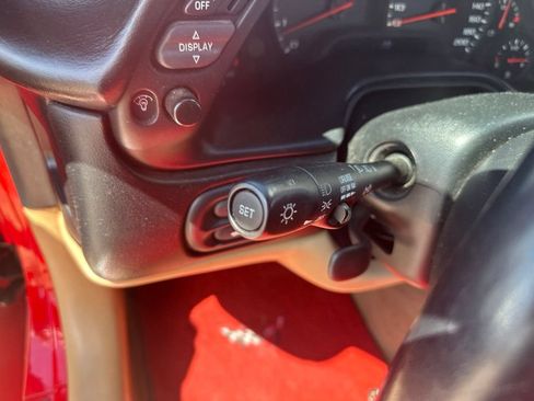 Used 2000 Chevrolet Corvette Coupe w/ Roof Pkg RWD image 9