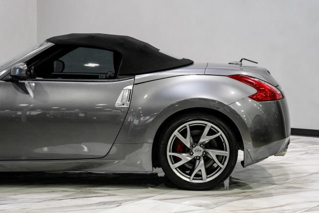 Used 2016 Nissan 370Z Touring Sport RWD image 24